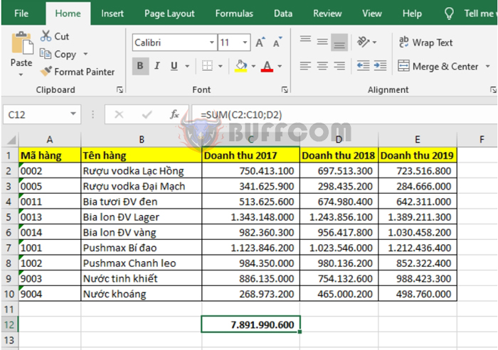 Some ways to use the SUM function to calculate totals in Excel